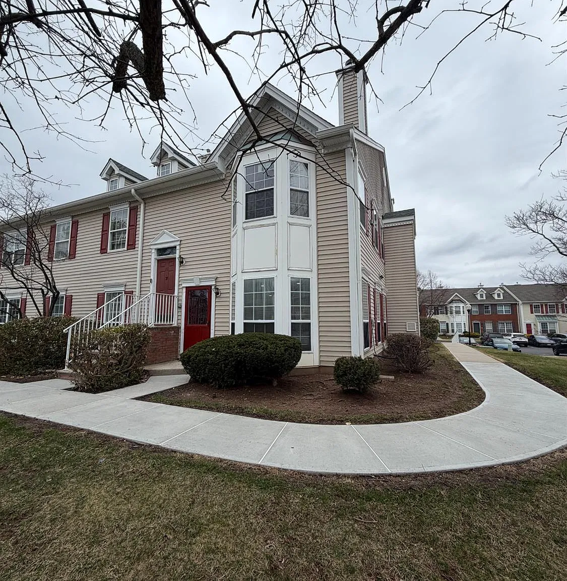 3 bed, 2.0 bath, 1489 sqft, $2,900 — Photo 1