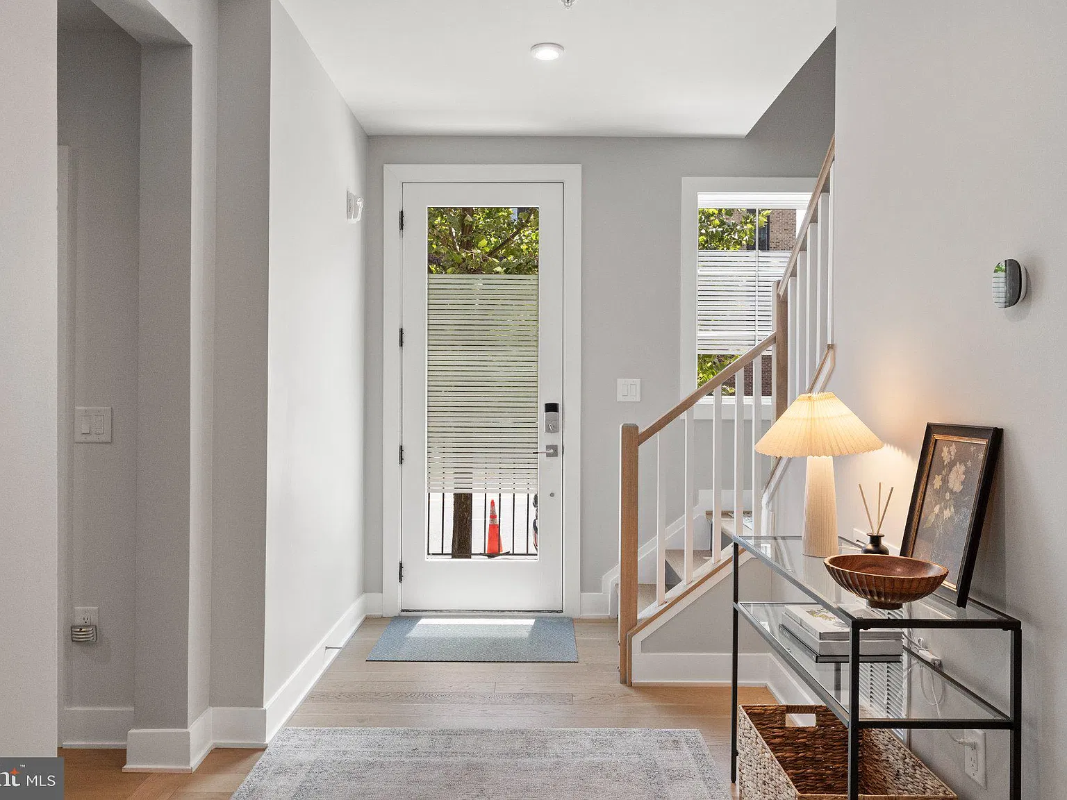 Metro Walk Flats/Lifts Condo — Photo 3