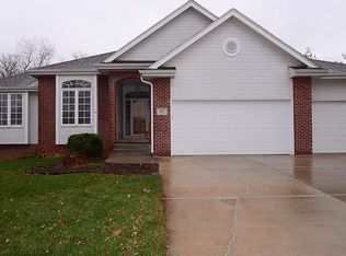 919 Rawhide Rd, Papillion, NE 68046