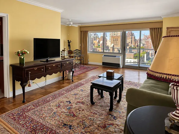 300 E 74th St APT 17E, Manhattan, NY 10021