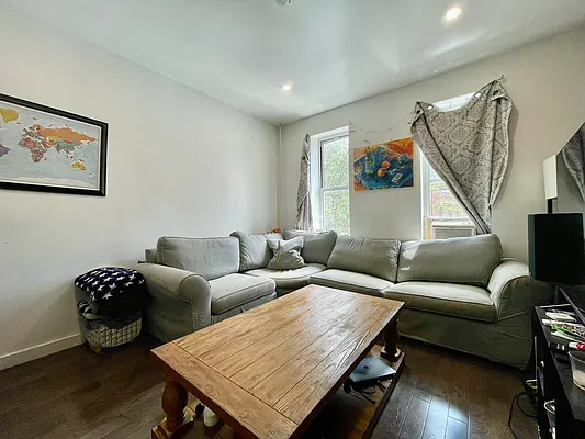 Rented by Oxford Property Group | media 32