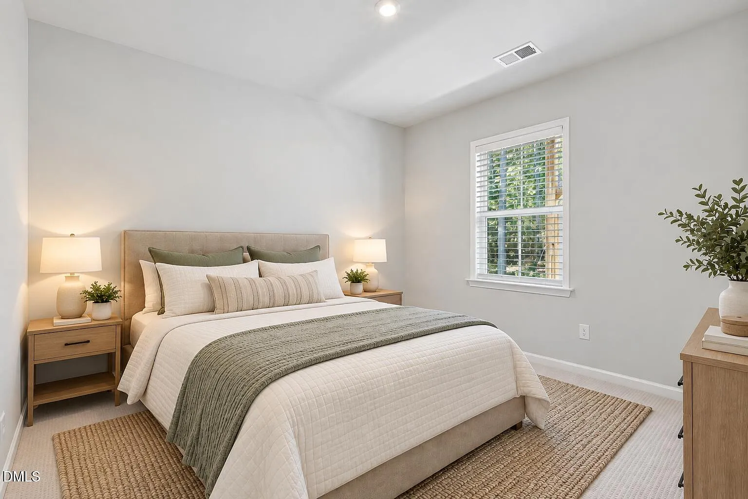 4 bed, 3.5 bath, 2232 sqft, $2,800 — Photo 3