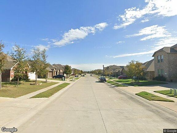 Exterior Neighborhood (street photo)