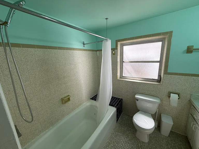605 E Coast Ave #2 — Photo 6