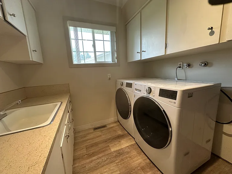 2405 SW Marshall Ave — Photo 26