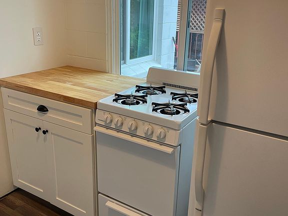 2nd image of 1795 Poli St