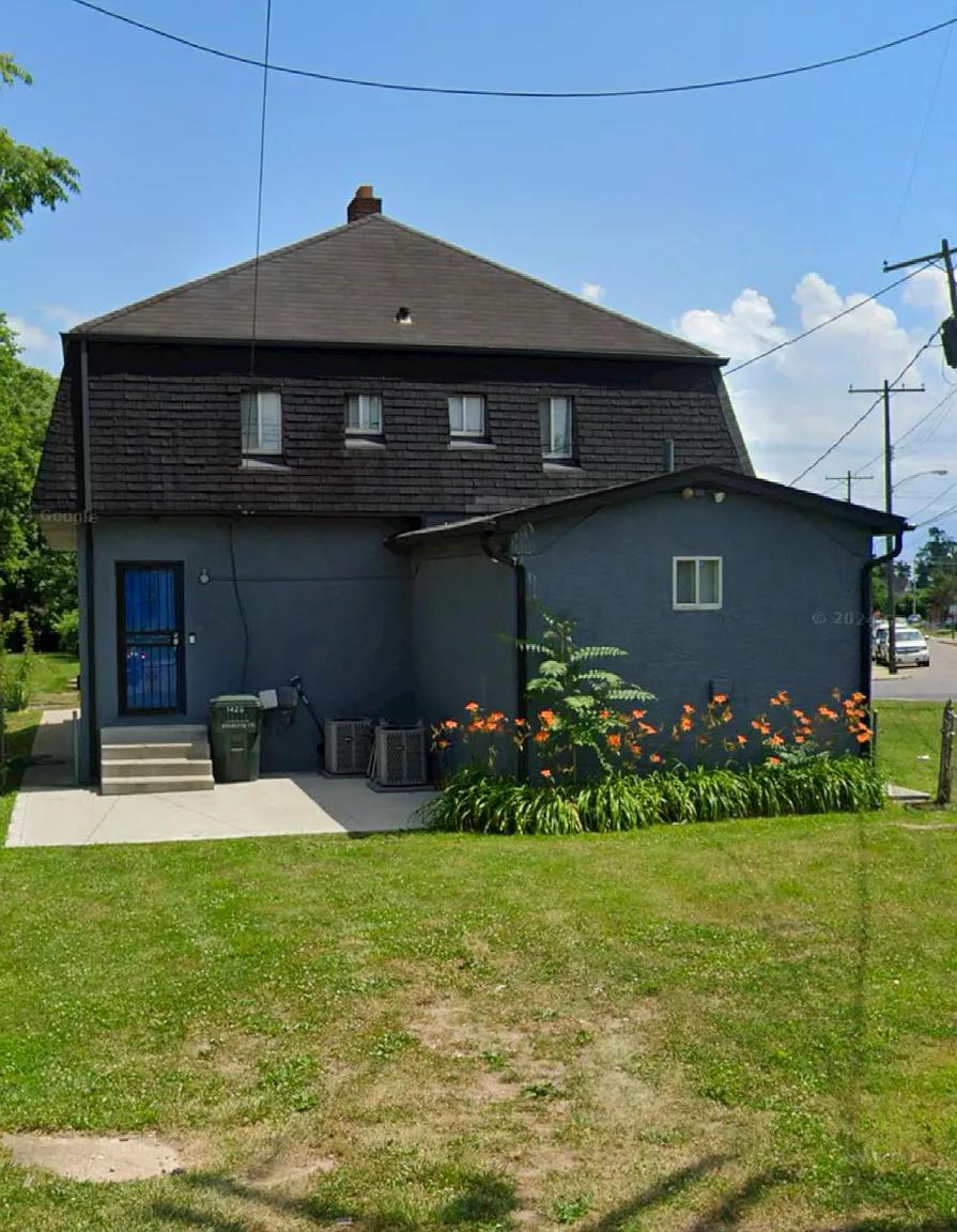 1424-1426 E Atcheson St photo 1