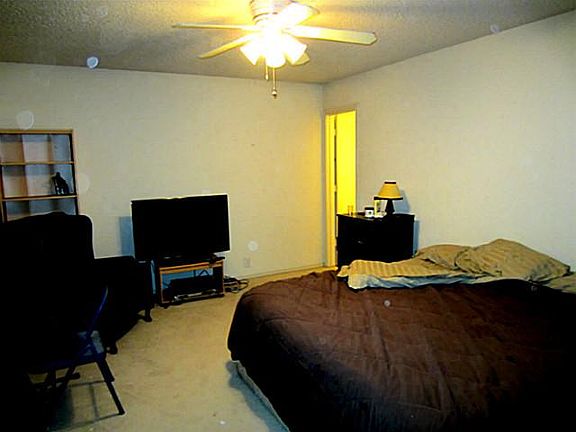 5th image of 3913 Sonoma Dr