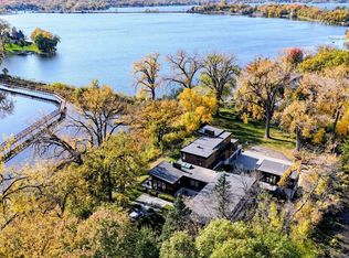 2634 Crosby Rd, Wayzata, MN 55391