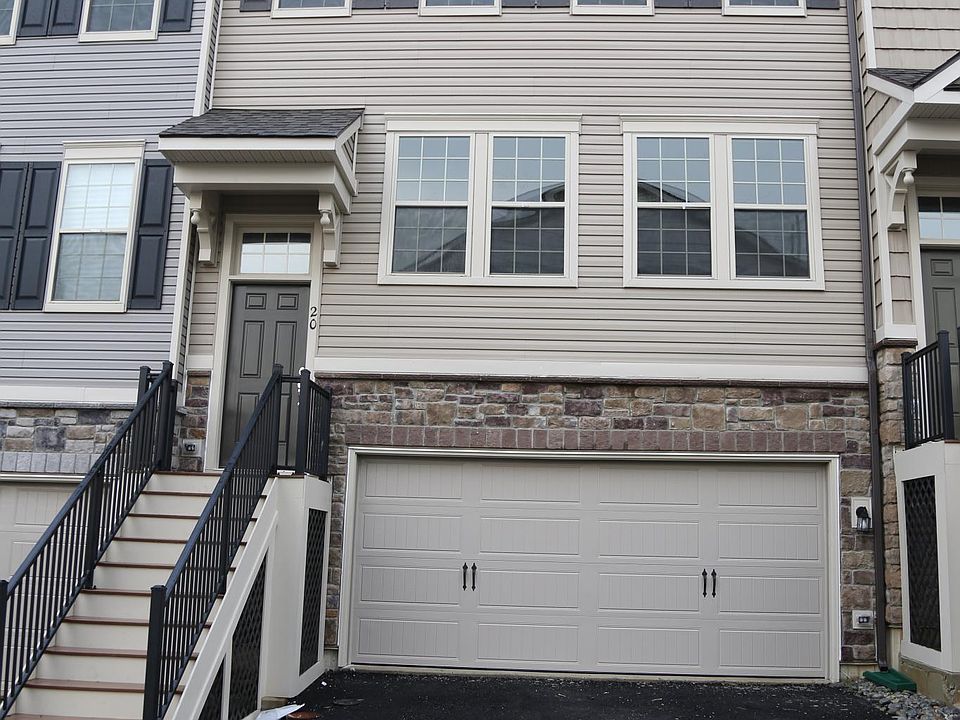 Exterior Townhome 2 Cars parking space in Driveway 2 inside