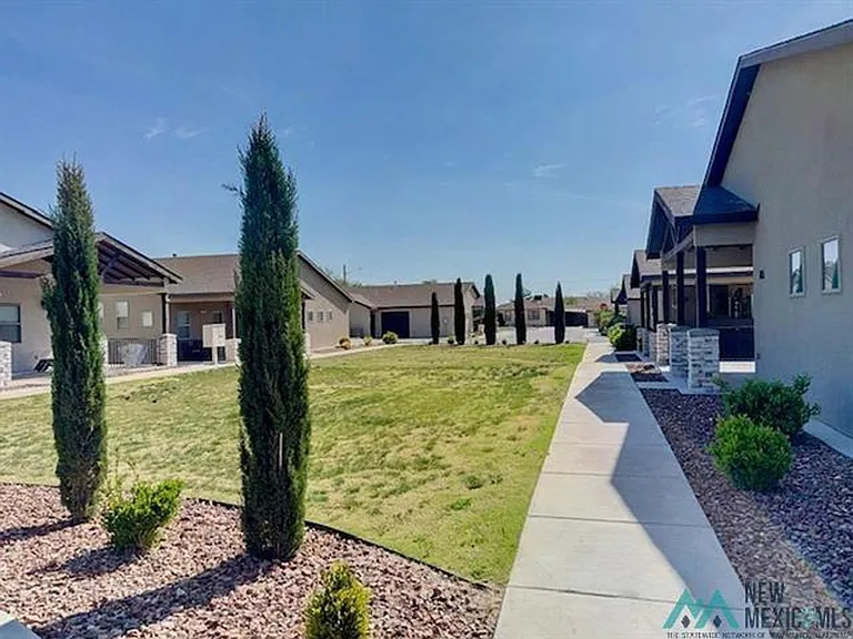 707 Santa Fe Trl W — Photo 4