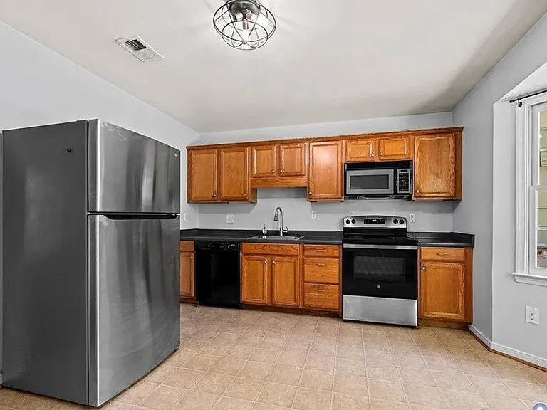 7500 Flag Tail Dr — Photo 6
