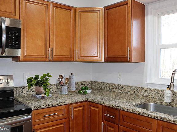 4th image of 8918 Burwell Rd