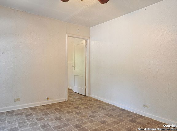3rd image of 641 W Magnolia Ave
