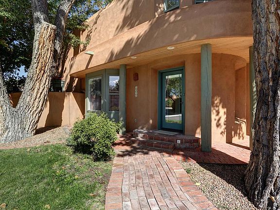 3rd image of 2912 Calle Grande NW