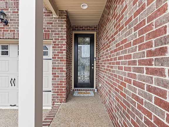 3rd image of 5061 Laughing Brook Ln