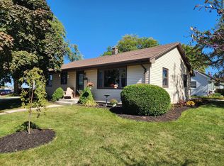 101 N 6th St, Oostburg, WI 53070