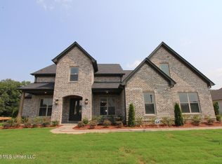 282 Oakworth Dr, Hernando, MS 38632
