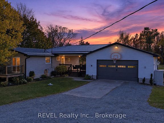 2nd image of 2984 Holloway Bay Rd N