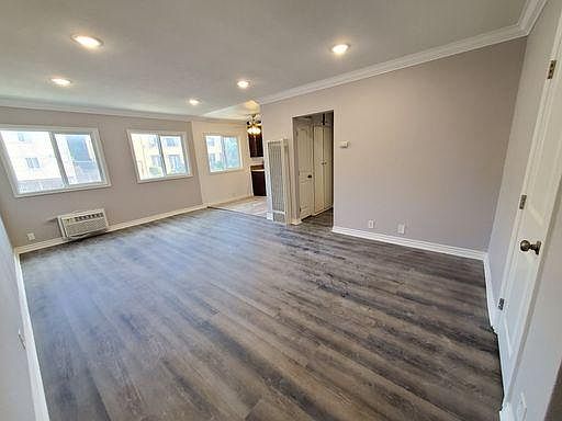 2nd image of 321 S Mariposa Ave APT 2