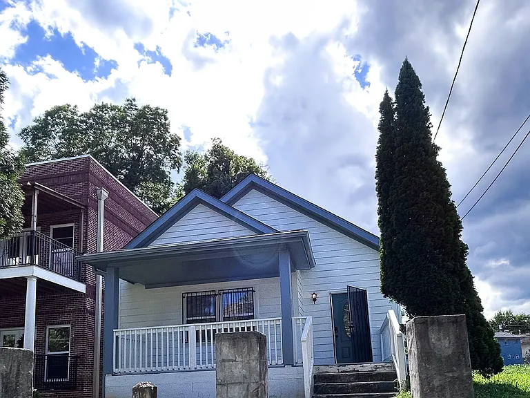 Ira St SW — Photo 8