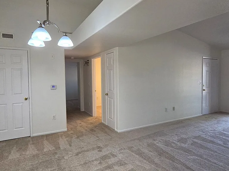950 Ven Mls #523 — Photo 19