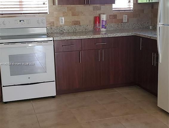 4th image of 1740 NE 148th St APT 1