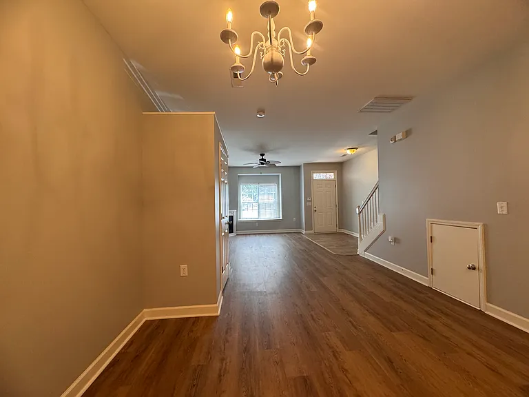 125 Humberside Dr — Photo 9