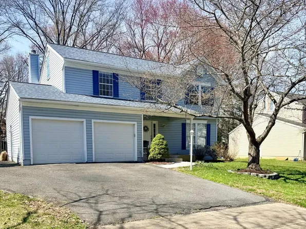 8302 Climbing Fern Ct, Bowie, MD 20715