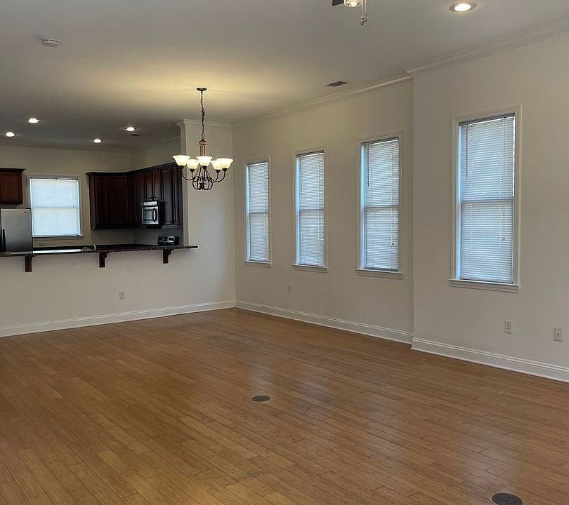 1st image of 316 E 31st St #6469447