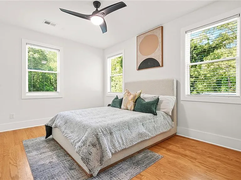 2186 Park Ter — Photo 20