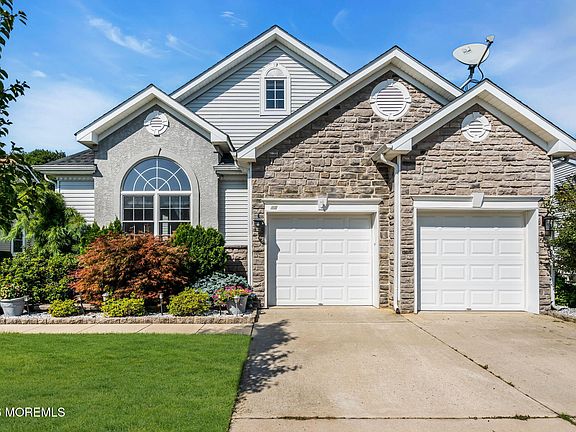 2nd image of 48 Spring Lake Boulevard