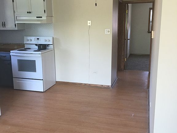 Eat-in Kitchen
