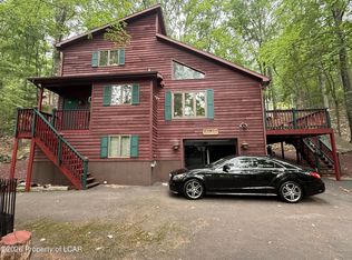 205 S Iroquois Cir, Hazleton, PA 18202