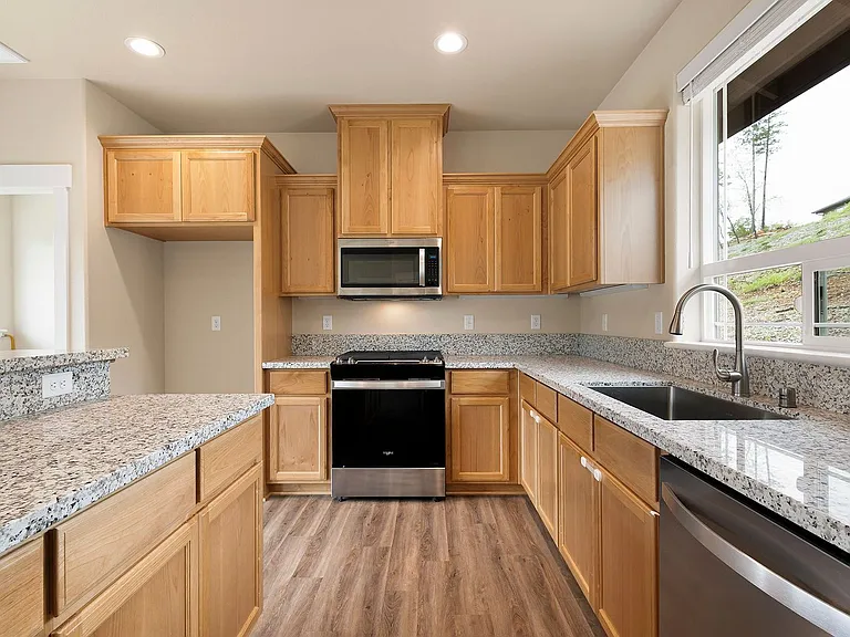 580 Valstream Dr — Photo 7