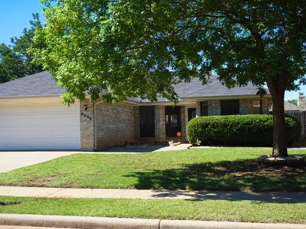 5308 Long Leaf Dr, Wichita Falls, TX 76310