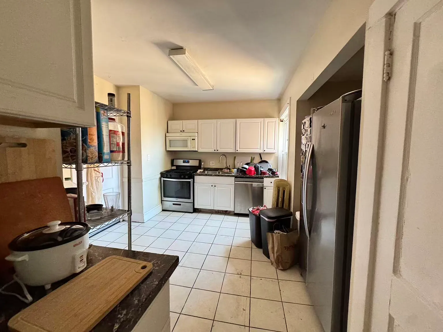 4 bed, $830 — Photo 1