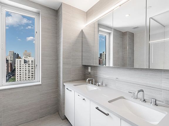 2nd image of 501 E 74th St APT 17B