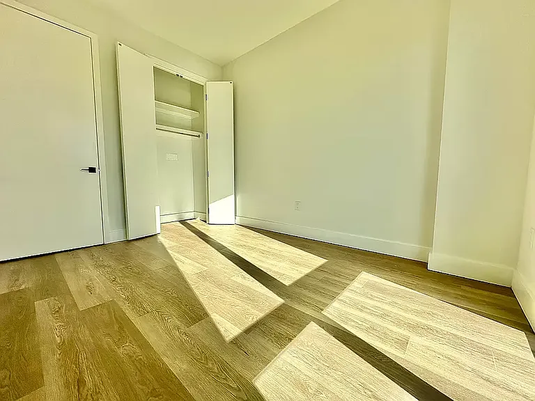 139 Frost St #4D — Photo 14