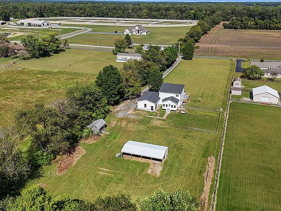 5th image of 1104 Bloomfield Dr