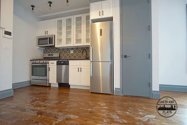 Rented by Lofts and Flats LLC | media 21