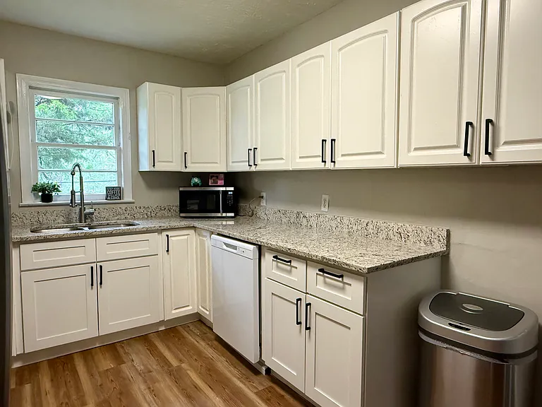 2371 Agnes Dr — Photo 4