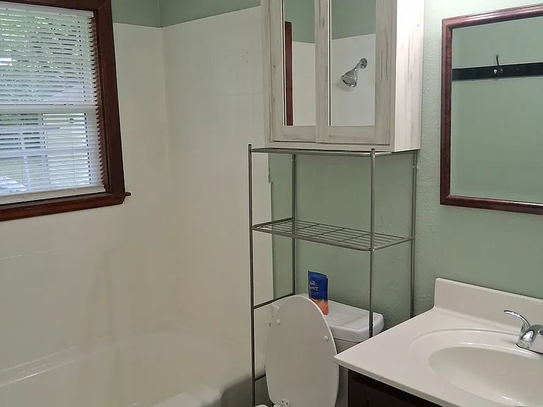 414 W Mims St — Photo 8