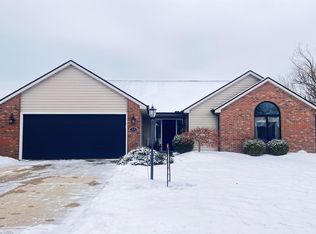 9723 White Hill Ct, Fort Wayne, IN 46804