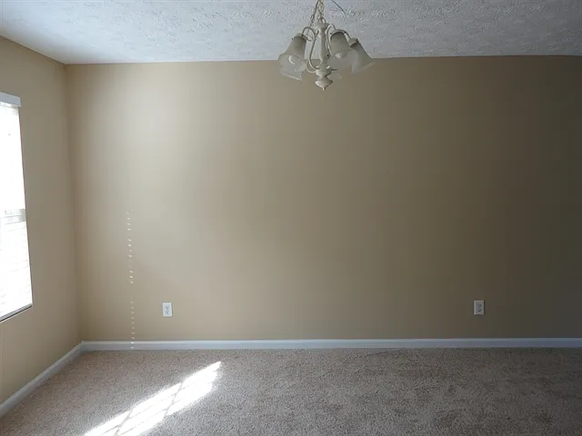3 bed, 2.5 bath, 1132 sqft, $2,010 — Photo 4