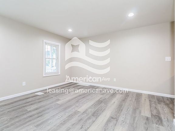 816318_004_wm_-_living_room_13081443.jpg