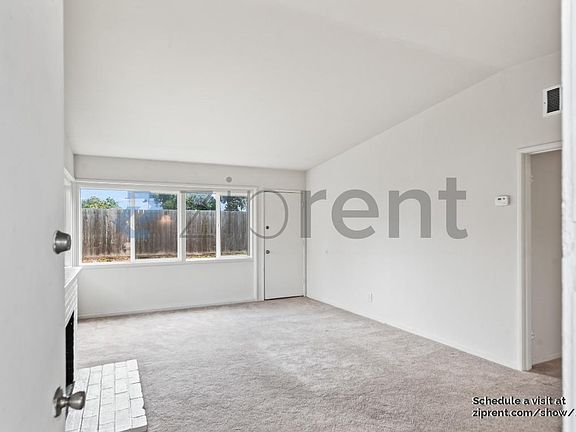 4th image of 2802 Georgetown St