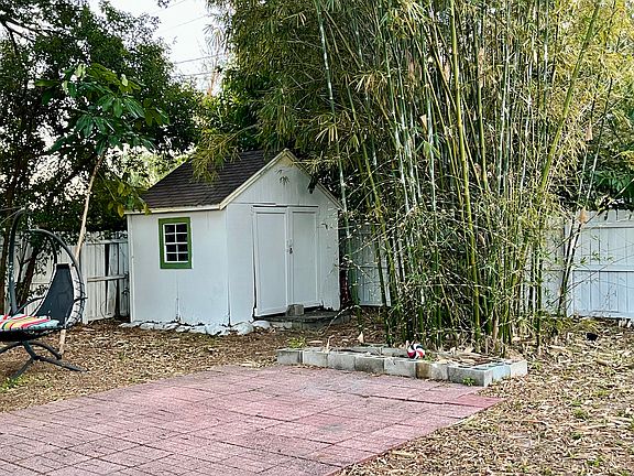 5th image of 5016 18th Ave S