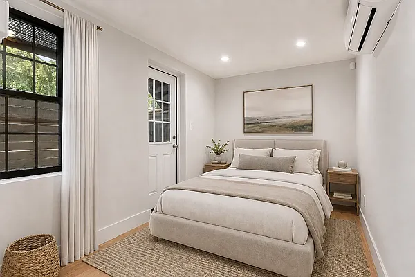 Bedroom, photo 2