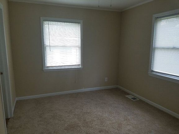 4th image of 814 Yardley Dr